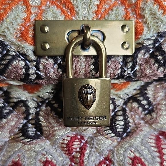 Kurt Geiger NWT Multi Colored Woven Medium Kensington Crossbody Bag - Picture 9 of 9